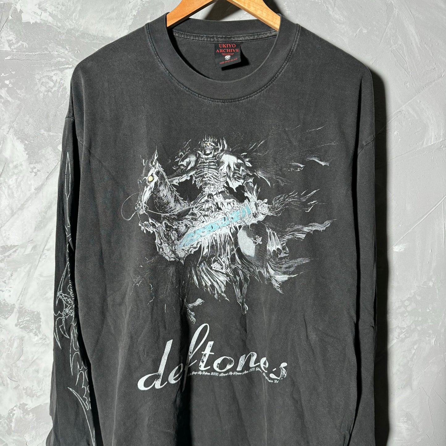 Double sided longsleeve shirt large